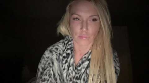 brees_room @ myfreecams on 20231022