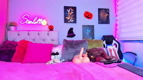Media: scarlett_1801 Myfreecams Invalid Date