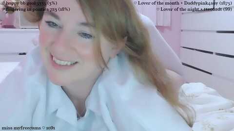 lydiapeach @ myfreecams on 20231023