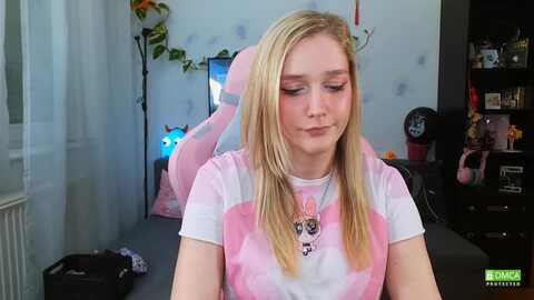 Media: monicmoon18 Myfreecams Invalid Date