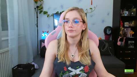 Media: monicmoon18 Myfreecams Invalid Date