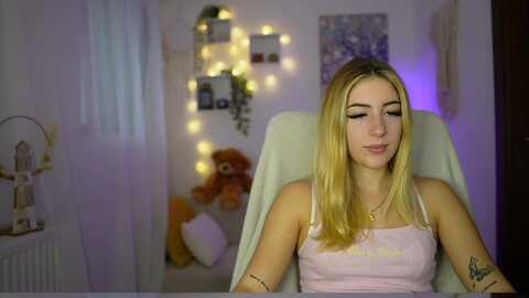 Media: tina_nappi18 Myfreecams Invalid Date