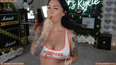Media: itskylieeh Myfreecams Invalid Date