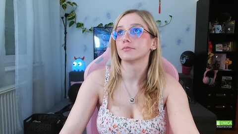 Media: monicmoon18 Myfreecams Invalid Date
