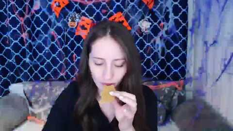 Media: lunnaa_xx Myfreecams Invalid Date