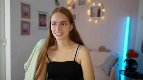 Media: naomi_woods18 Myfreecams Invalid Date