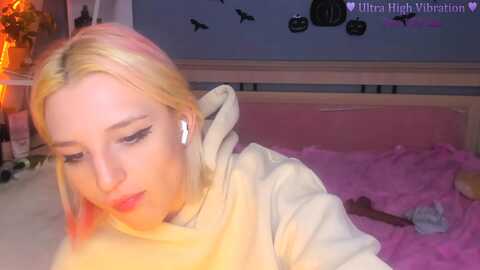 Media: lunatale Myfreecams Invalid Date