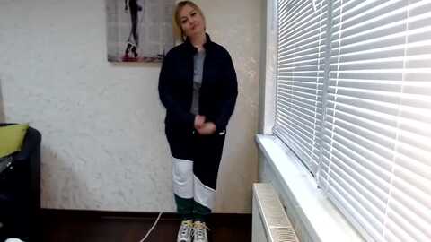 milli_mila @ myfreecams on 20231102