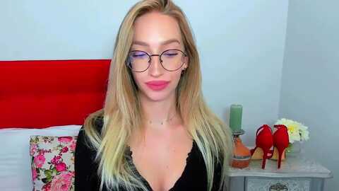 sandrabeautyy @ myfreecams on 20231102