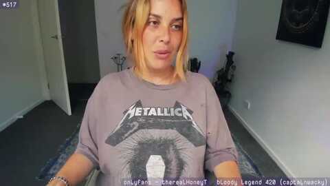Media: honeytits_ Myfreecams Invalid Date