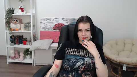 nicolyrio @ myfreecams on 20231104