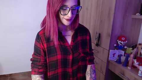 miahot21 @ myfreecams on 20231107