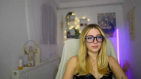 Media: tina_nappi18 Myfreecams Invalid Date