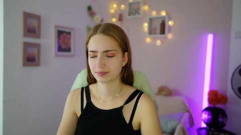 Media: naomi_woods18 Myfreecams Invalid Date