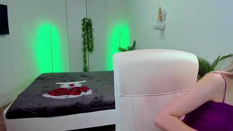 summerdiana @ myfreecams on 20231114