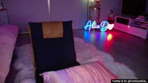 Media: funsizedgal Myfreecams Invalid Date