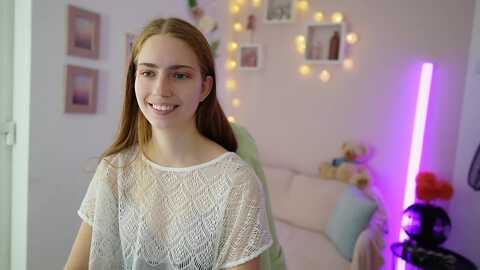 Media: naomi_woods18 Myfreecams Invalid Date