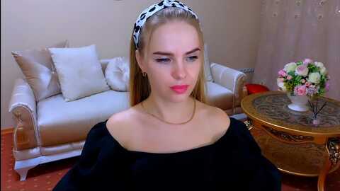 honey_lucky @ myfreecams on 20231118