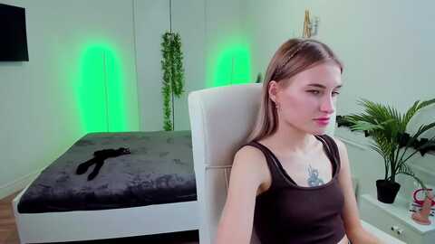 summerdiana @ myfreecams on 20231118
