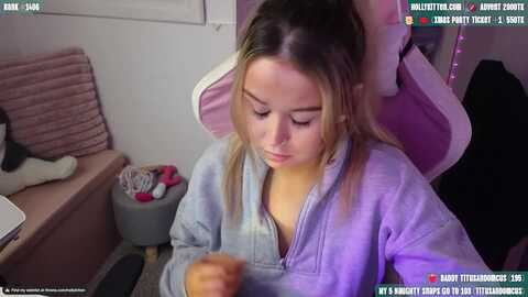 hollykittenn @ myfreecams on 20231120