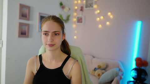 Media: naomi_woods18 Myfreecams Invalid Date