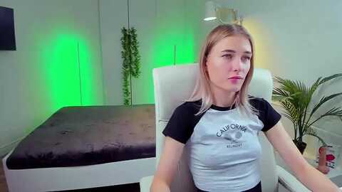 summerdiana @ myfreecams on 20231124