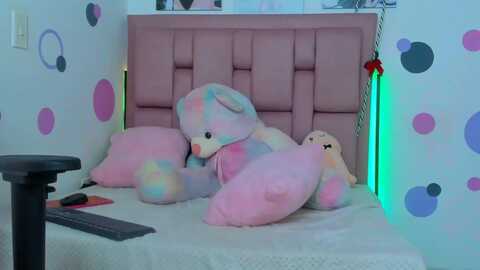 violet_everga @ myfreecams on 20231125