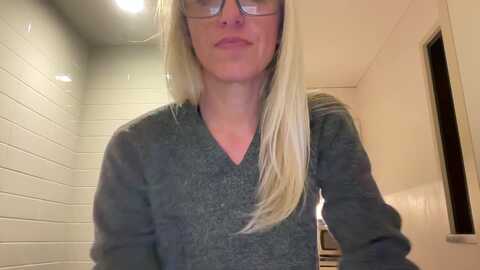 jadeandpearls @ myfreecams on 20231126