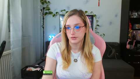 Media: monicmoon18 Myfreecams Invalid Date
