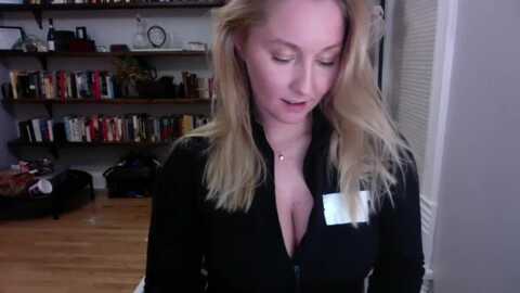 bendyblonde1 @ myfreecams on 20231129