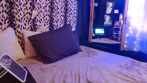 Media: littlemisszee Myfreecams Invalid Date