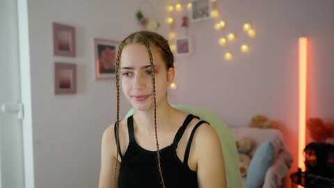 Media: naomi_woods18 Myfreecams Invalid Date