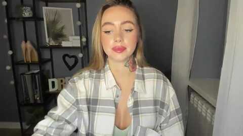 Media: flowercoralie Myfreecams Invalid Date