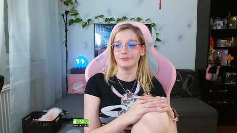 Media: monicmoon18 Myfreecams Invalid Date