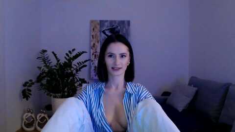 perlabella @ myfreecams on 20231207