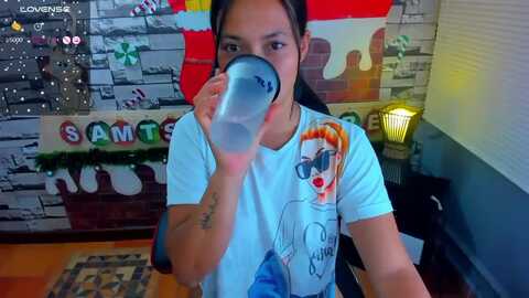 liily_wong @ myfreecams on 20231209