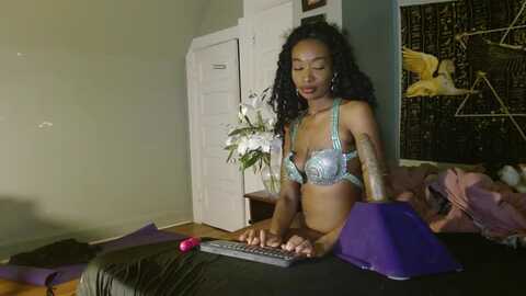 yourhabibti @ myfreecams on 20231209