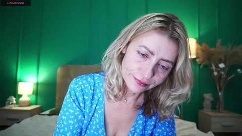 Media: zorinian Myfreecams Invalid Date