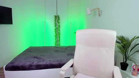summerdiana @ myfreecams on 20231212