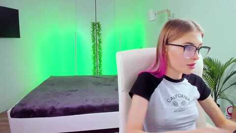 summerdiana @ myfreecams on 20231212
