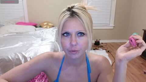 Media: hollyhanna Myfreecams Invalid Date