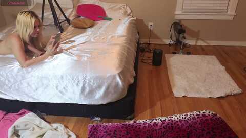 Media: hollyhanna Myfreecams Invalid Date
