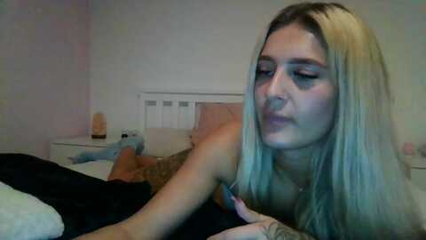 cleo_starr444 @ myfreecams on 20231218