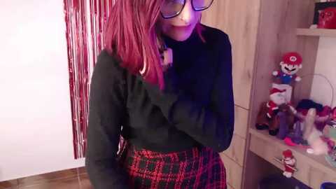 miahot21 @ myfreecams on 20231218