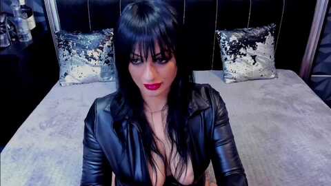 selena_vixen @ myfreecams on 20231218