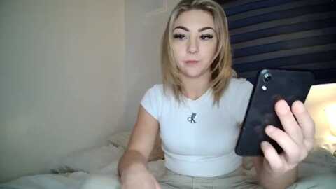 britishbabyx @ myfreecams on 20231219