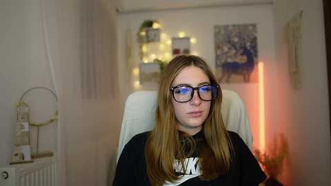 Media: tina_nappi18 Myfreecams Invalid Date