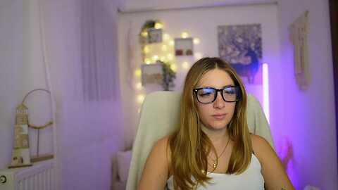 Media: tina_nappi18 Myfreecams Invalid Date