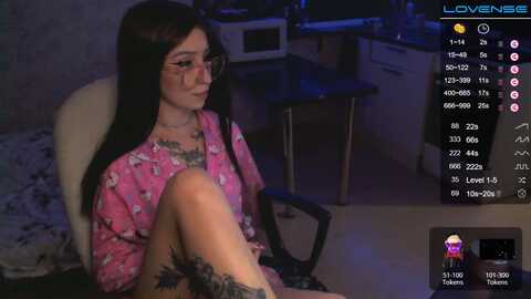 eeveeviolet @ myfreecams on 20231225