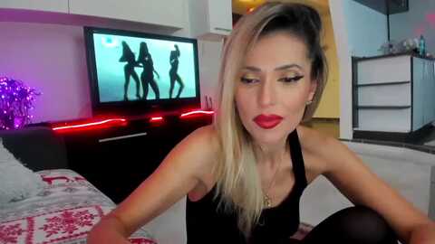smileynewyear @ myfreecams on 20231230